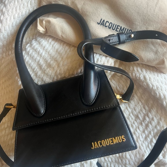 JACQUEMUS signature leather bag in Black leather, gold details. With dus… - Picture 4 of 16
